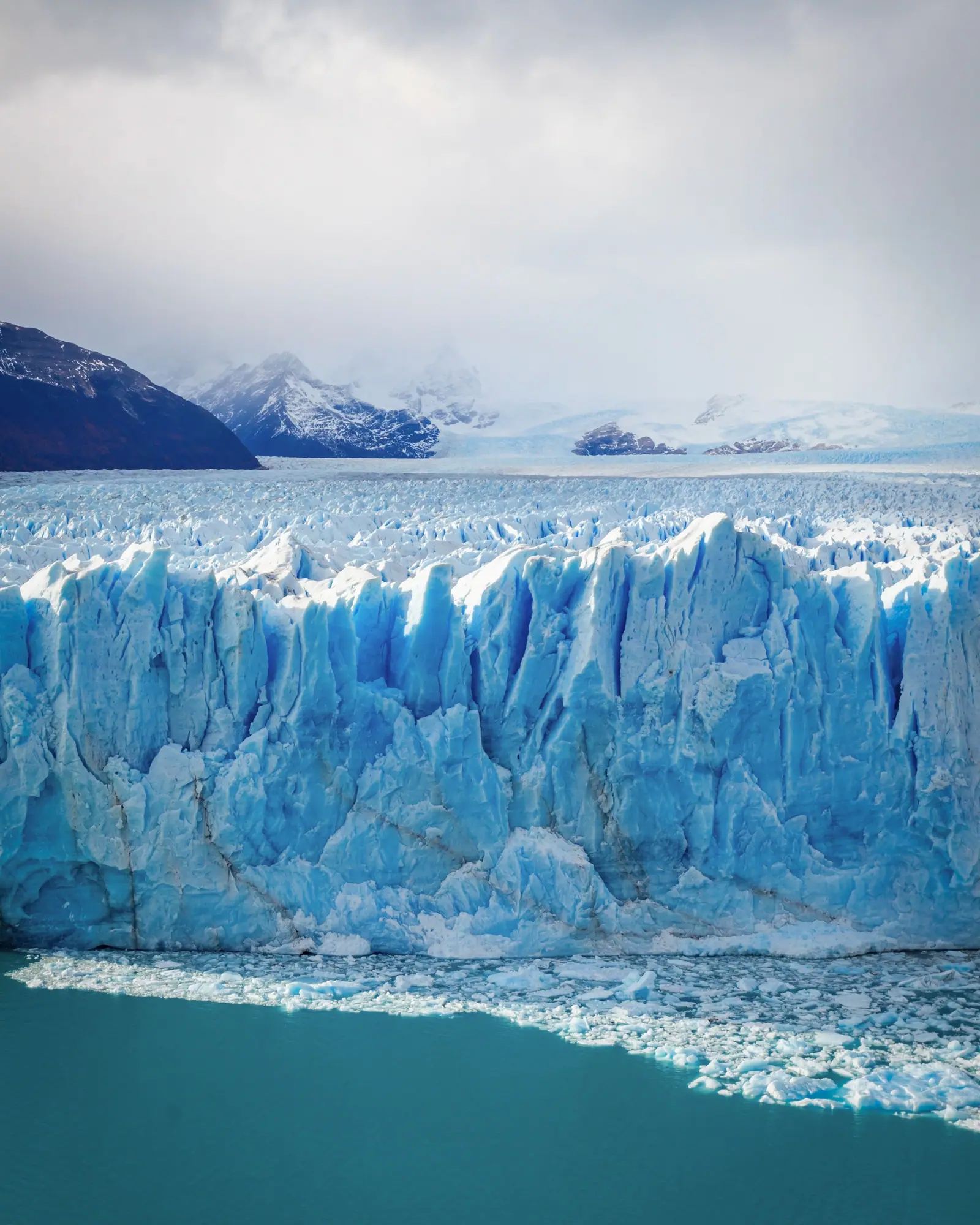 Paredão de Gelo do Glaciar Perito Moreno na Patagônia